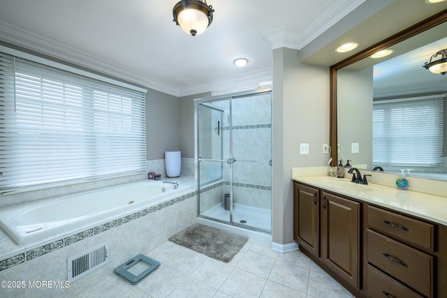 10 Austen Court, Marlboro, NJ 07746