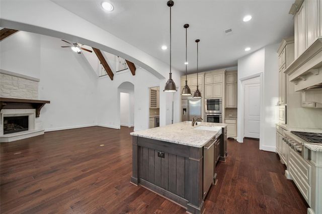 19 Brittany Rose Place, The Woodlands, TX 77375