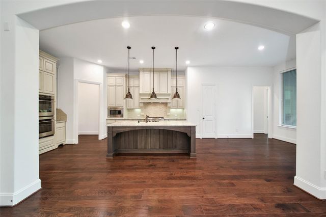 19 Brittany Rose Place, The Woodlands, TX 77375