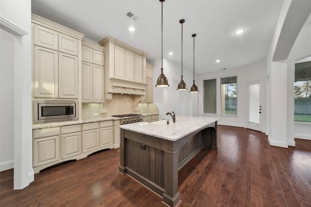 19 Brittany Rose Place, The Woodlands, TX 77375