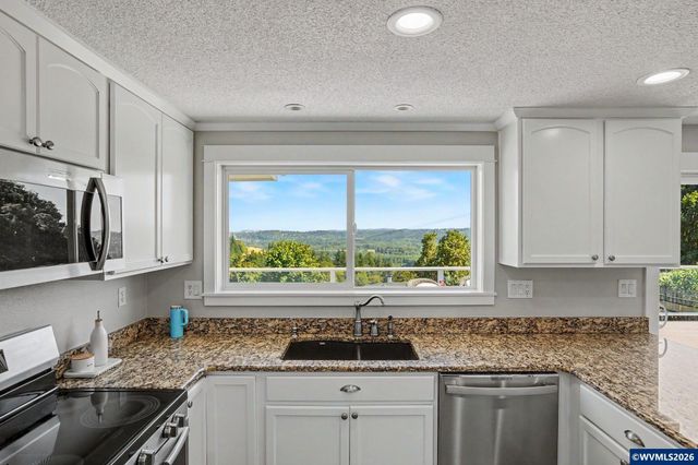 3272 Basswood St NW, Salem, OR 97304