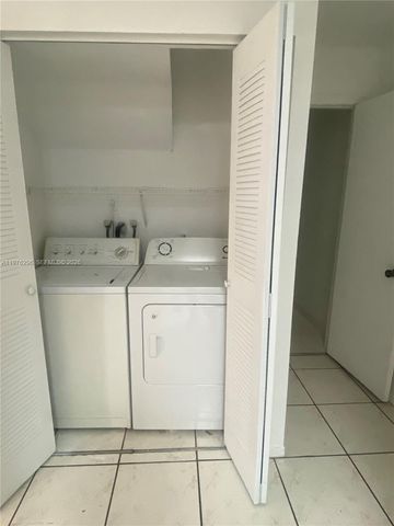 6245 Kendale Lakes Cir 209, Miami, FL 33183