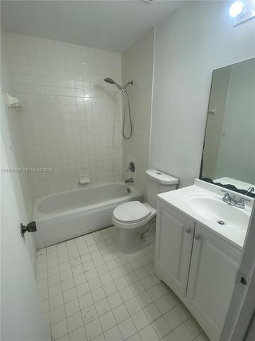 6245 Kendale Lakes Cir 209, Miami, FL 33183