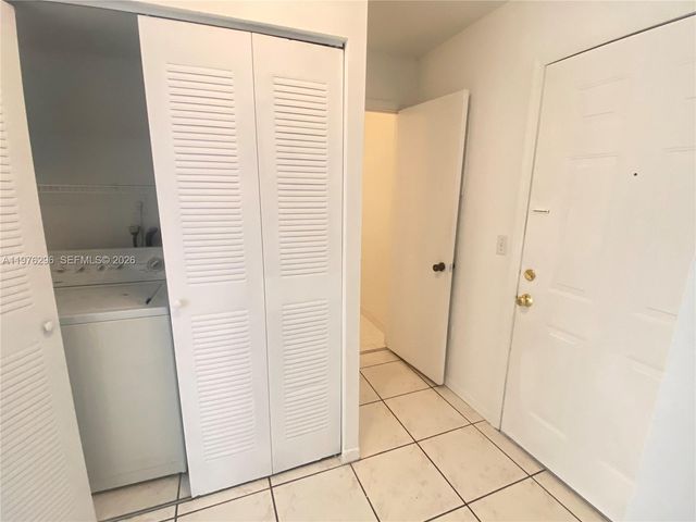 6245 Kendale Lakes Cir 209, Miami, FL 33183