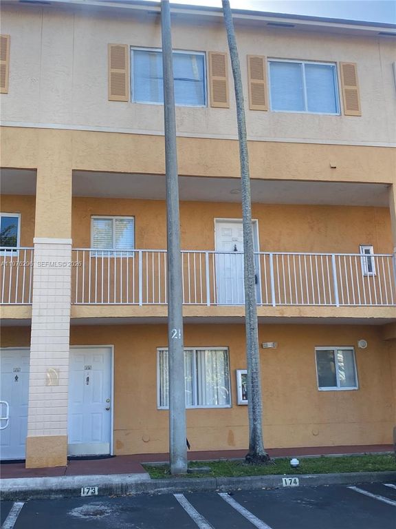 6245 Kendale Lakes Cir 209, Miami, FL 33183