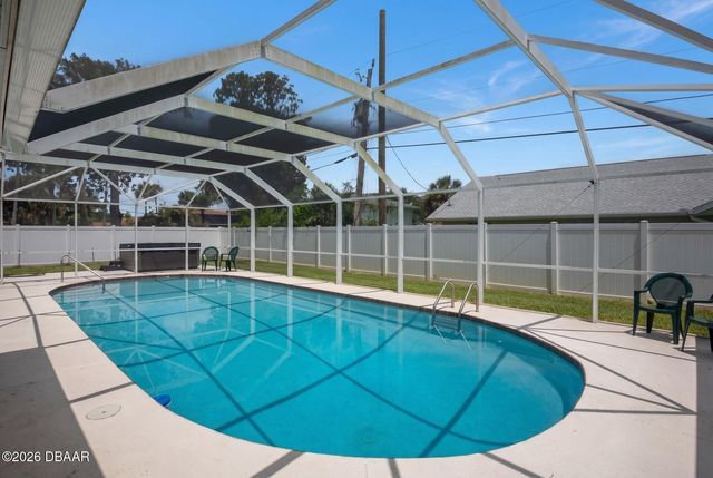 33 Sandcastle Drive, Ormond Beach, FL 32176