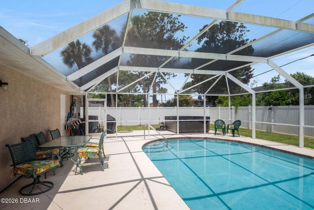 33 Sandcastle Drive, Ormond Beach, FL 32176