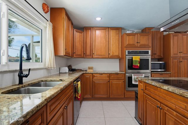 33 Sandcastle Drive, Ormond Beach, FL 32176