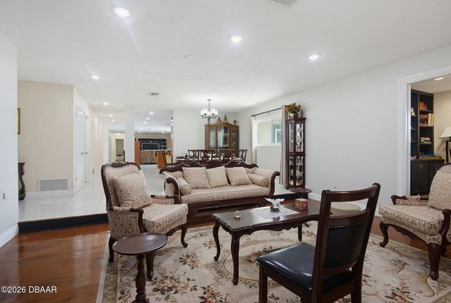 33 Sandcastle Drive, Ormond Beach, FL 32176