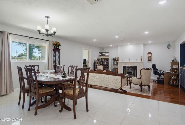 33 Sandcastle Drive, Ormond Beach, FL 32176