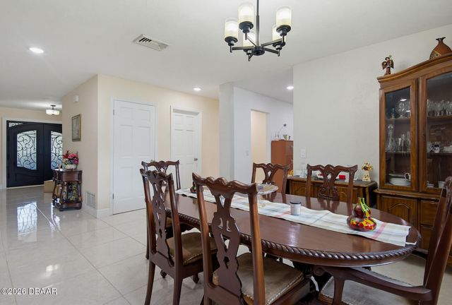 33 Sandcastle Drive, Ormond Beach, FL 32176