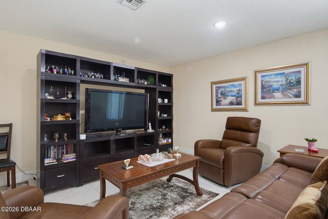 33 Sandcastle Drive, Ormond Beach, FL 32176