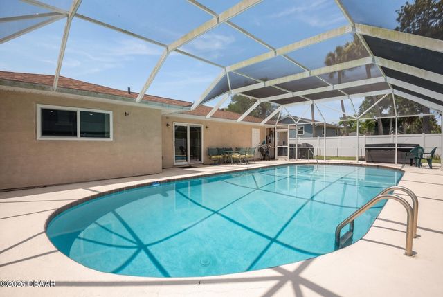 33 Sandcastle Drive, Ormond Beach, FL 32176