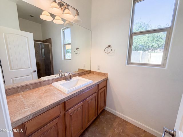 701 E CHARLEVOIX Avenue, Gilbert, AZ 85297