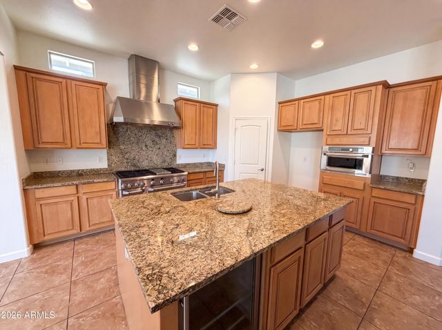 701 E CHARLEVOIX Avenue, Gilbert, AZ 85297