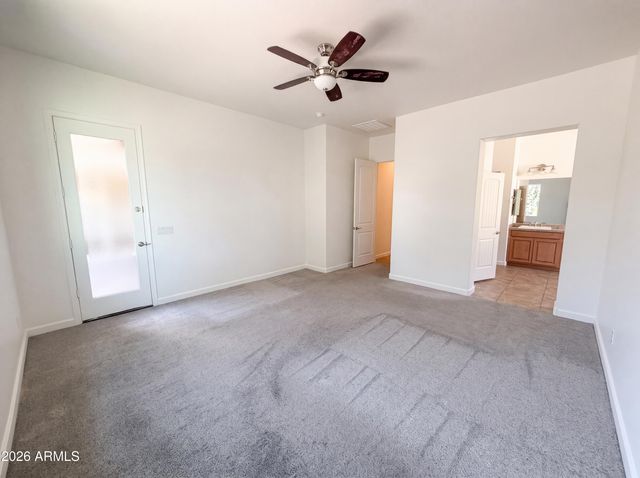 701 E CHARLEVOIX Avenue, Gilbert, AZ 85297