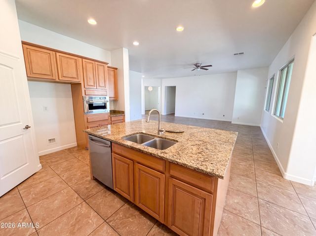 701 E CHARLEVOIX Avenue, Gilbert, AZ 85297