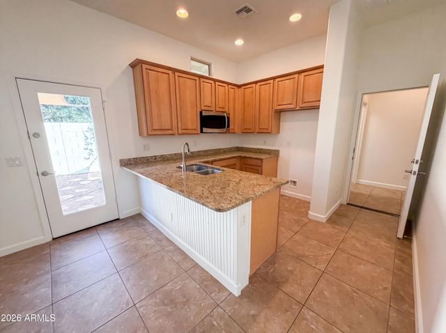 701 E CHARLEVOIX Avenue, Gilbert, AZ 85297