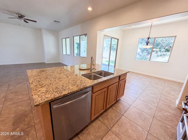 701 E CHARLEVOIX Avenue, Gilbert, AZ 85297