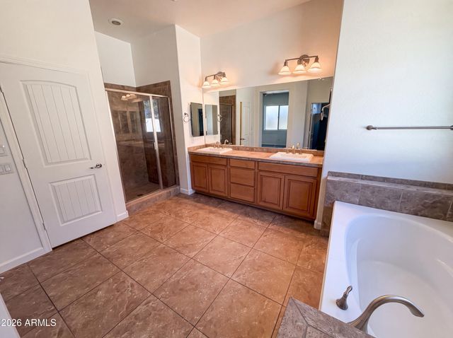 701 E CHARLEVOIX Avenue, Gilbert, AZ 85297
