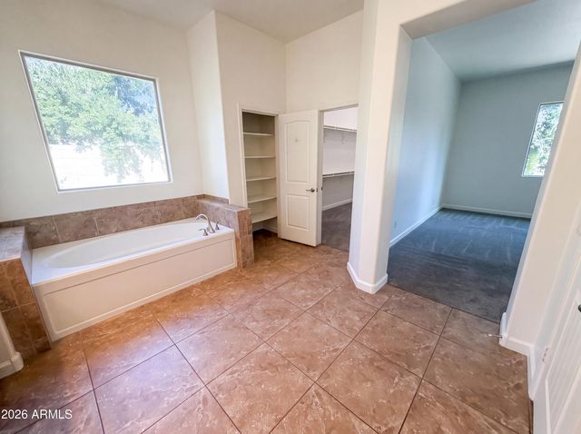 701 E CHARLEVOIX Avenue, Gilbert, AZ 85297