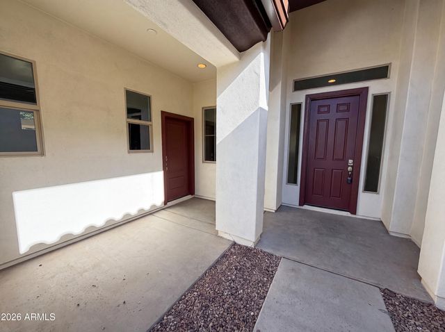 701 E CHARLEVOIX Avenue, Gilbert, AZ 85297