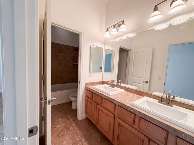 701 E CHARLEVOIX Avenue, Gilbert, AZ 85297