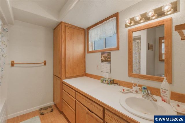 31179 Willoway Dr SW, Albany, OR 97321