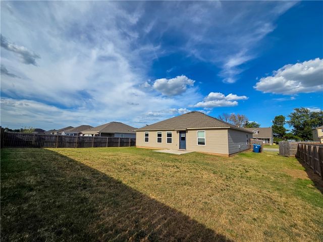 2809 Bauer Street, Pea Ridge, AR 72751