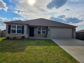 2809 Bauer Street, Pea Ridge, AR 72751