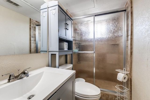 7832 Royal Lane 212, Dallas, TX 75230