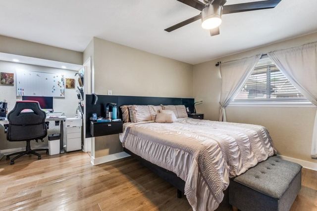 7832 Royal Lane 212, Dallas, TX 75230