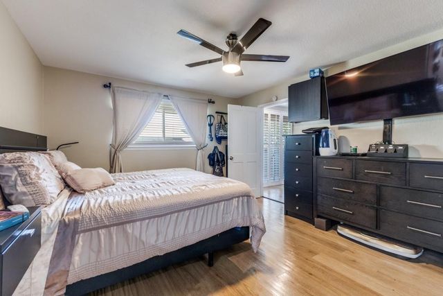 7832 Royal Lane 212, Dallas, TX 75230