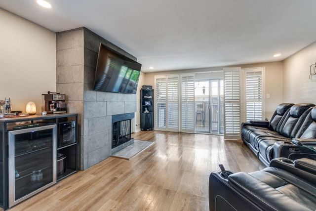 7832 Royal Lane 212, Dallas, TX 75230