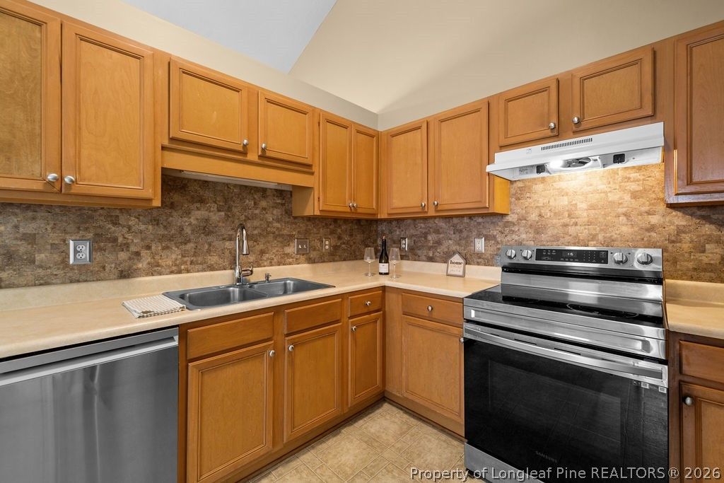 120 Raymond Street, Raeford, NC 28376 — photo 10