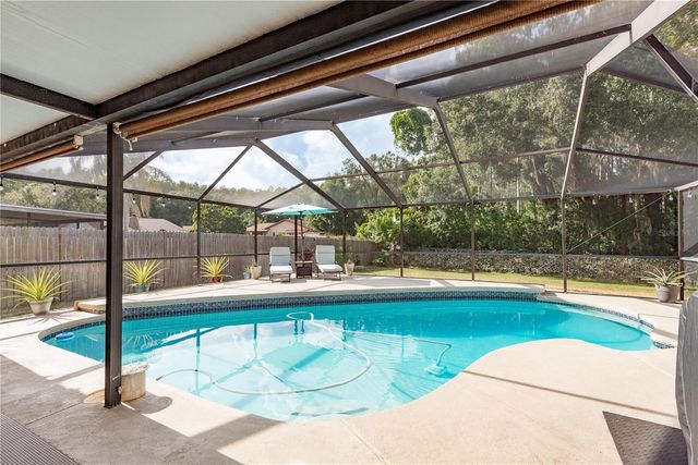 12406 FOREST LANE DRIVE, Tampa, FL 33624