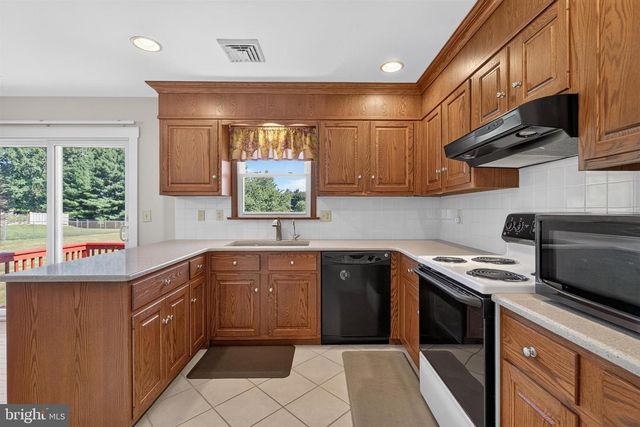 19 PALMYRA BELLEGROVE RD, Annville, PA 17003