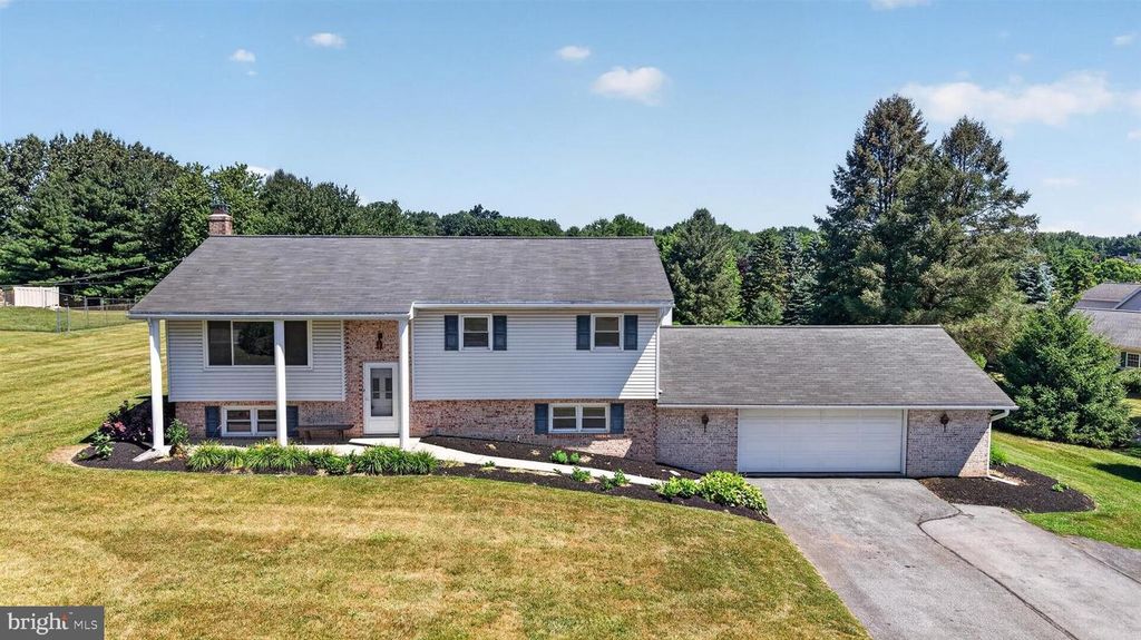 19 PALMYRA BELLEGROVE RD, Annville, PA 17003