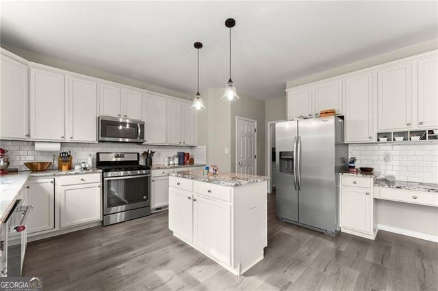 2705 Chandler Grove Drive, Buford, GA 30519