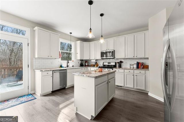 2705 Chandler Grove Drive, Buford, GA 30519