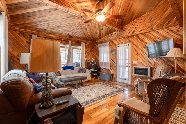 710 Twin Oaks Road, Wellington, KY 40387