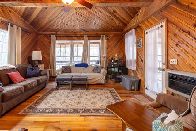 710 Twin Oaks Road, Wellington, KY 40387