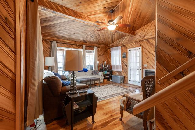 710 Twin Oaks Road, Wellington, KY 40387