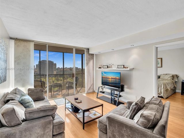 20379 W Country Club Dr 1138, Aventura, FL 33180