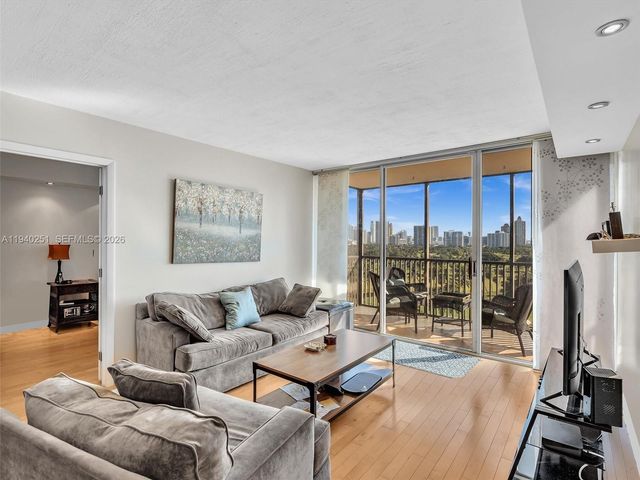 20379 W Country Club Dr 1138, Aventura, FL 33180