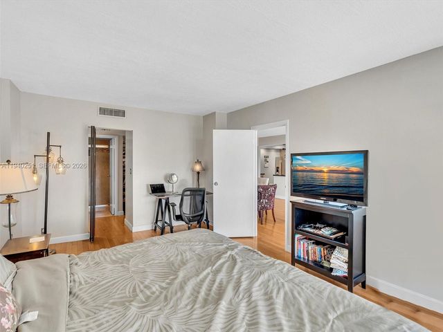 20379 W Country Club Dr 1138, Aventura, FL 33180