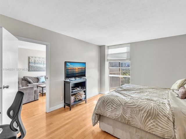 20379 W Country Club Dr 1138, Aventura, FL 33180