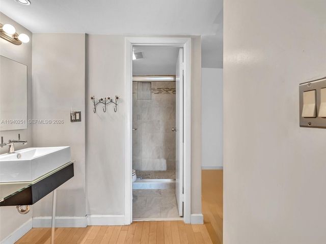 20379 W Country Club Dr 1138, Aventura, FL 33180