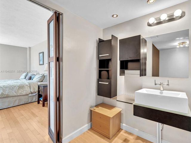 20379 W Country Club Dr 1138, Aventura, FL 33180