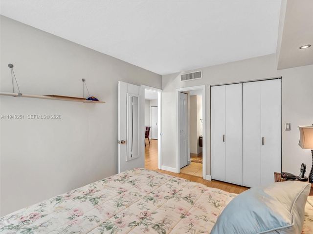 20379 W Country Club Dr 1138, Aventura, FL 33180